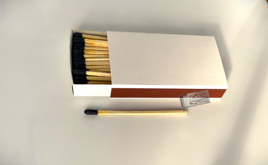 Zündholzschachtel weiss neutral, 10cm lange Streichhölzer mit schwarzen Zündköpfen