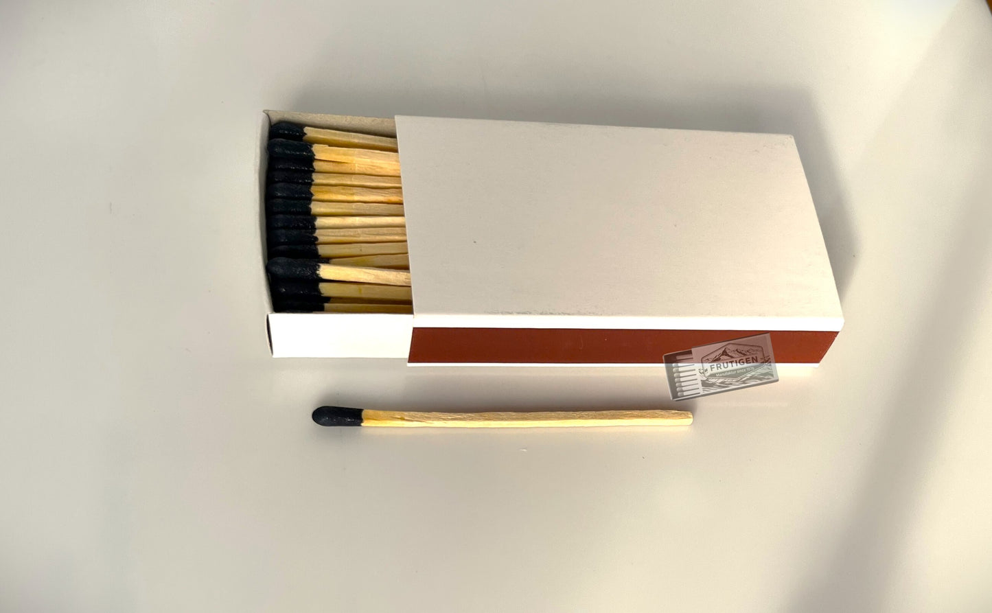 Zündholzschachtel weiss neutral, 10cm lange Streichhölzer mit schwarzen Zündköpfen